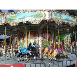 Carrossel é atração de Natal em Campo Largo